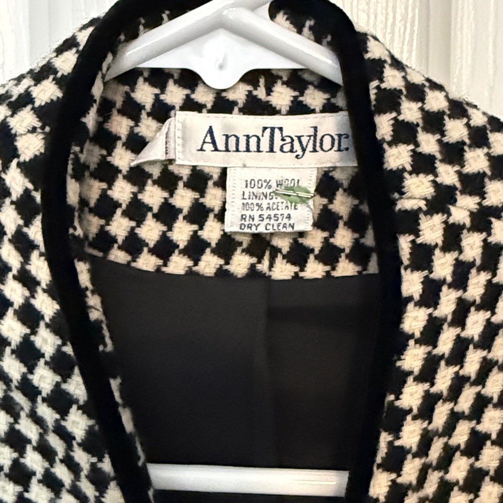 Vintage Ann Taylor 100% Wool Cropped Houndstooth Blazer - Picture 2 of 4